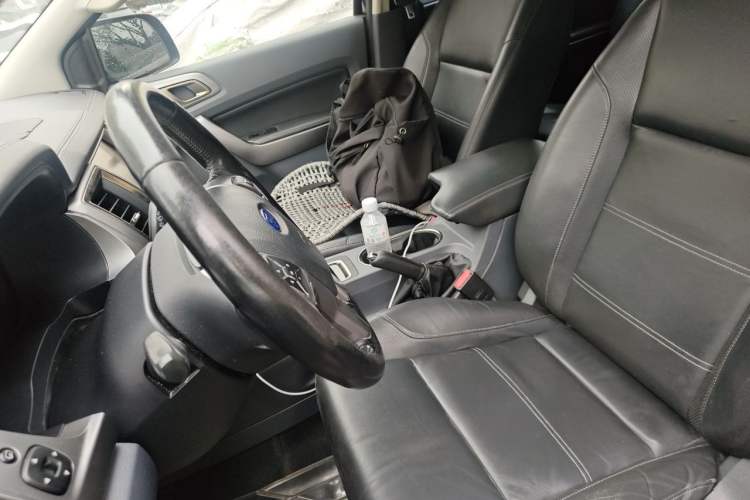 Used Ford Everest 2016 2.0T Gasoline Automatic 4x4 Luxury Edition Left Front Seat
