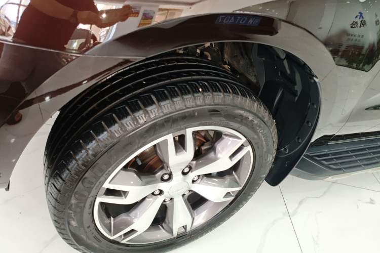 Used Ford Everest 2016 2.0T Gasoline Automatic 4x4 Flagship Edition Left Front Wheel Hub