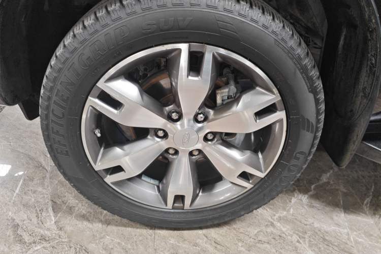 Used Ford Everest 2016 2.0T Gasoline Automatic 4x4 Flagship Edition Left Front Wheel Hub