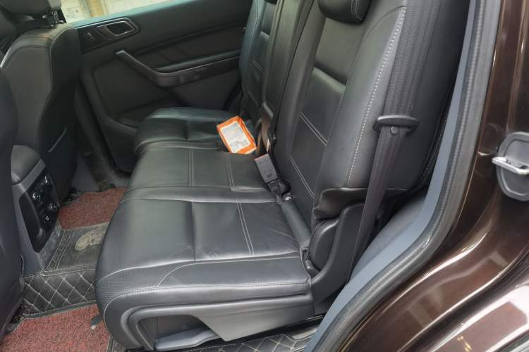 Used Ford Everest 2016 2.0T Gasoline Automatic 4x4 Luxury Edition Left Rear Seat