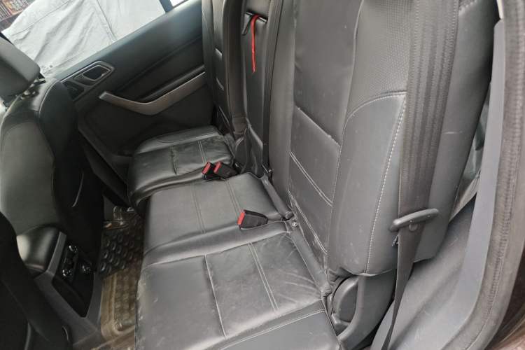 Used Ford Everest 2016 2.0T Gasoline Automatic 4x4 Luxury Edition Left Rear Seat