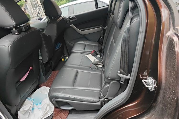 Used Ford Everest 2016 2.0T Gasoline Automatic 4x4 Luxury Edition Left Rear Seat