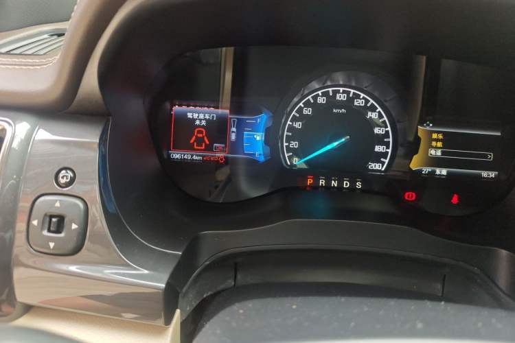 Used Ford Everest 2016 2.0T Gasoline Automatic 4x4 Flagship Edition Odometer Close Up
