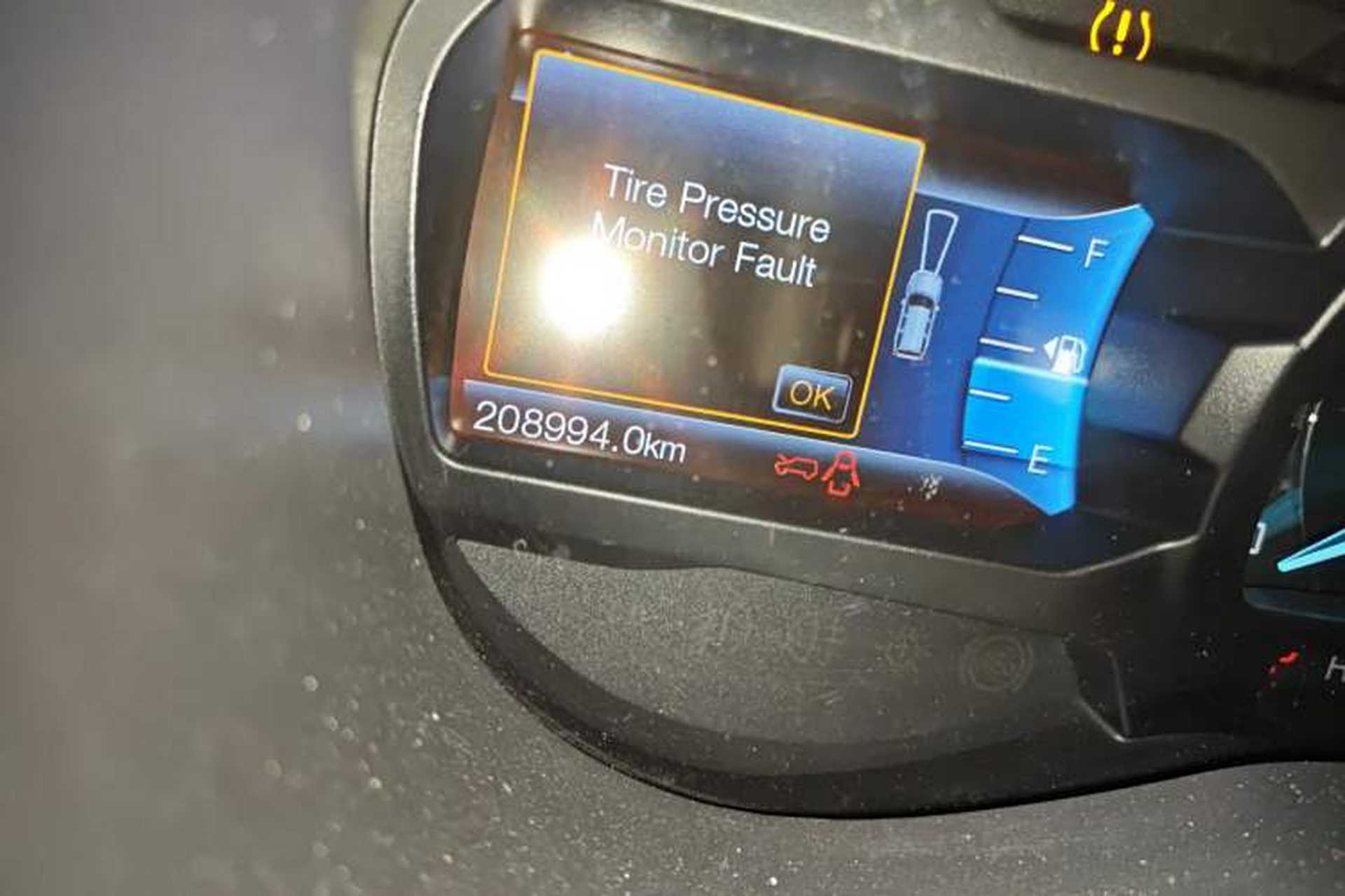 Used Ford Everest 2016 2.0T Gasoline Automatic 4x4 Flagship Edition Odometer Close Up