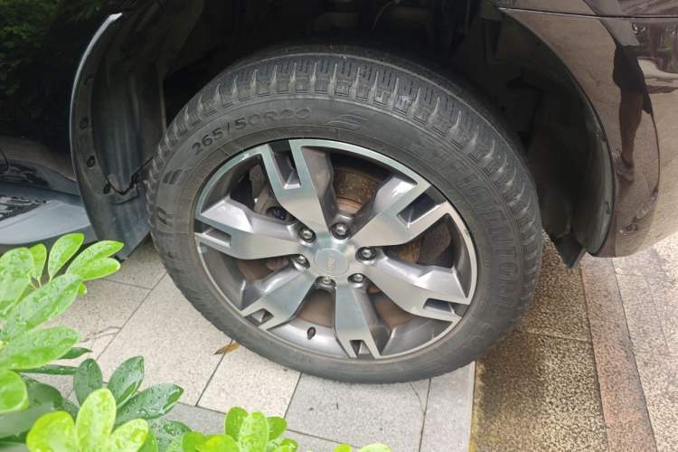 Used Ford Everest 2016 2.0T Gasoline Automatic 4x4 Flagship Edition Right Front Wheel Hub