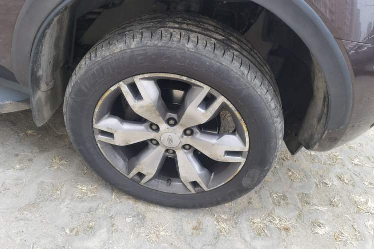 Used Ford Everest 2016 2.0T Gasoline Automatic 4x4 Luxury Edition Right Front Wheel Hub
