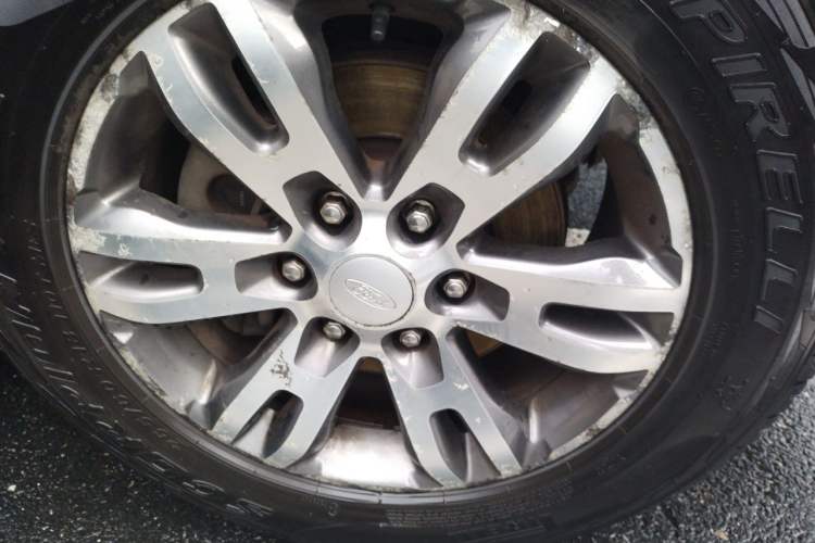 Used Ford Everest 2016 2.0T Gasoline Automatic 4x4 Luxury Edition Right Front Wheel Hub