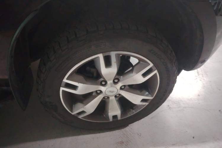 Used Ford Everest 2016 2.0T Gasoline Automatic 4x4 Flagship Edition Right Front Wheel Hub