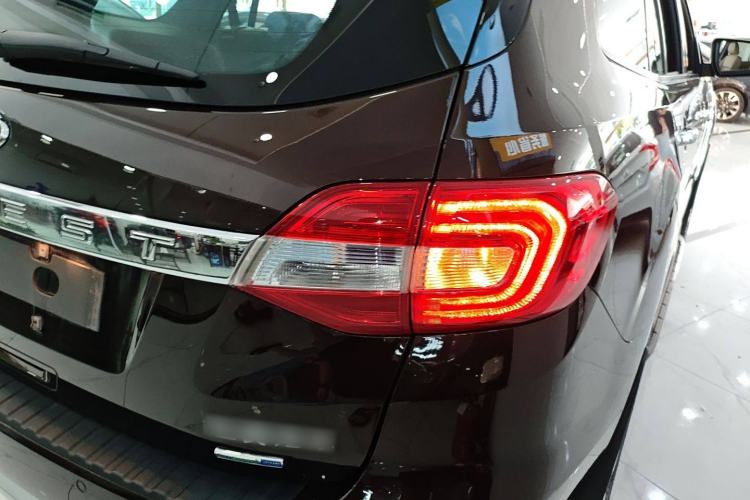 Used Ford Everest 2016 2.0T Gasoline Automatic 4x4 Flagship Edition Right Rear Taillight