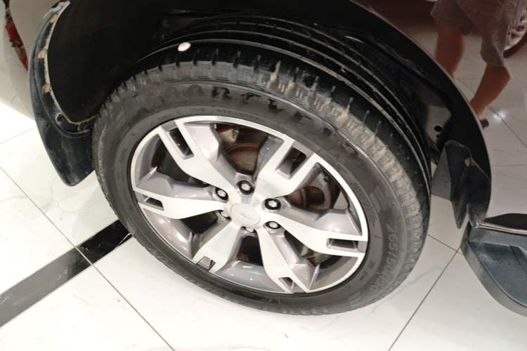 Used Ford Everest 2016 2.0T Gasoline Automatic 4x4 Flagship Edition Right Rear Wheel Hub