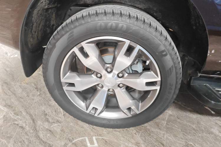 Used Ford Everest 2016 2.0T Gasoline Automatic 4x4 Flagship Edition Right Rear Wheel Hub