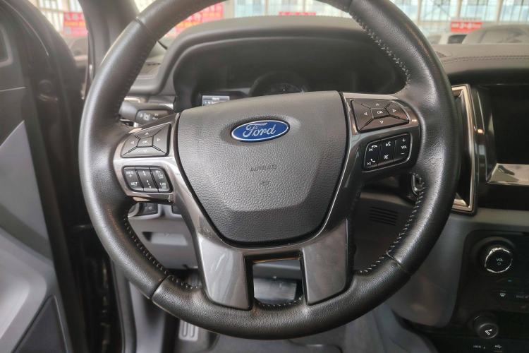 Used Ford Everest 2016 2.0T Gasoline Automatic 4x4 Flagship Edition Steering Wheel
