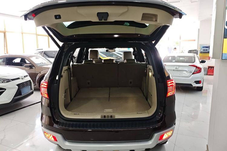 Used Ford Everest 2016 2.0T Gasoline Automatic 4x4 Flagship Edition Trunk