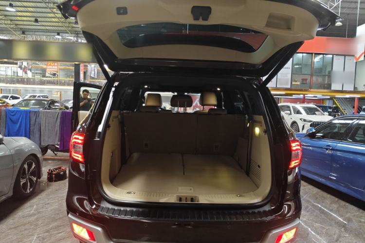 Used Ford Everest 2016 2.0T Gasoline Automatic 4x4 Flagship Edition Trunk