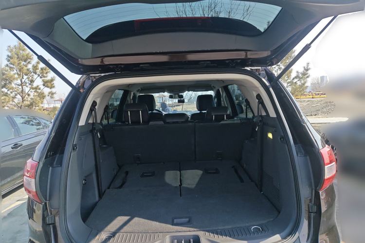 Used Ford Everest 2016 2.2T Diesel Manual 4x4 Luxury Edition Trunk