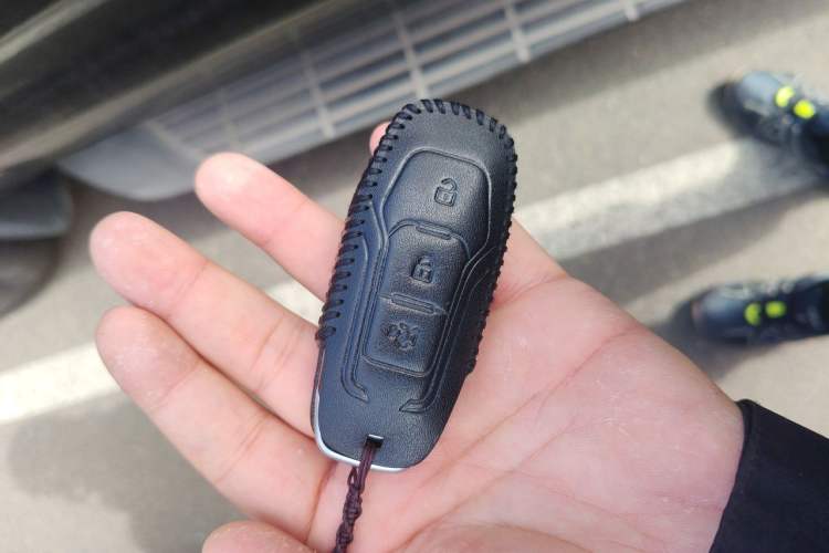 Used Ford Everest 2016 2.0T Gasoline Automatic 4x4 Elite Edition Vehicle Key