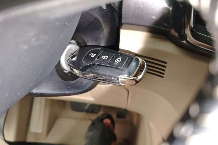 Used Ford Everest 2016 2.0T Gasoline Automatic 4x4 Flagship Edition Vehicle Key