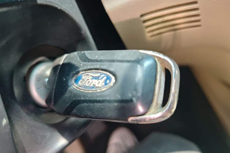 Used Ford Everest 2016 2.0T Gasoline Automatic Two-Wheel Drive Elite Edition Vehicle Key