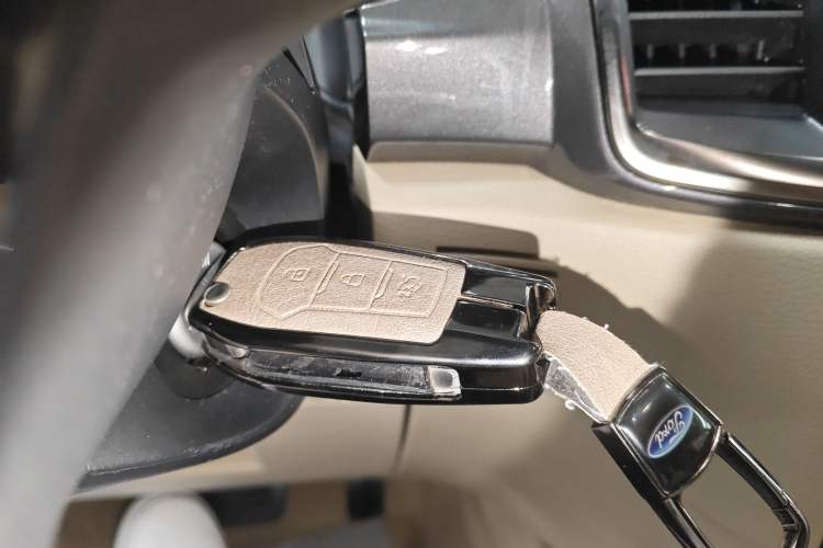 Used Ford Everest 2016 2.0T Gasoline Automatic 4x4 Flagship Edition Vehicle Key