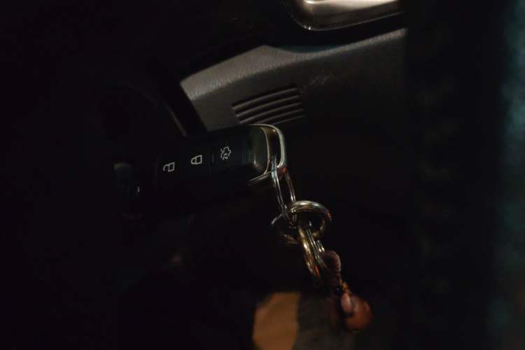 Used Ford Everest 2016 2.0T Gasoline Automatic 4x4 Flagship Edition Vehicle Key