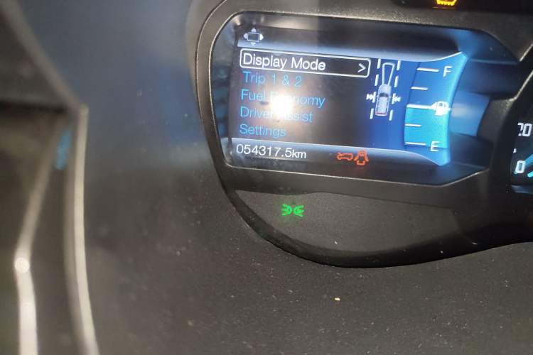 Used Ford Everest 2016 2.0T Gasoline Automatic 4x4 Flagship Edition Odometer Close Up