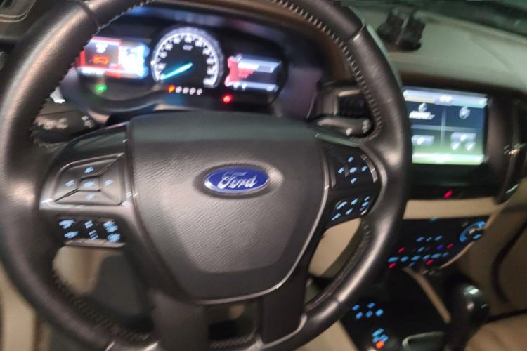 Used Ford Everest 2016 2.0T Gasoline Automatic 4x4 Flagship Edition Steering Wheel
