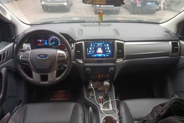 Used Ford Everest 2016 2.0T Gasoline Automatic 4x4 Luxury Edition Center Console