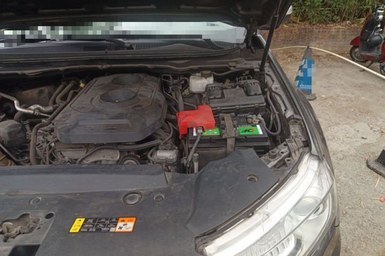 Used Ford Everest 2016 2.0T Gasoline Automatic 4x4 Luxury Edition Engine Bay Left