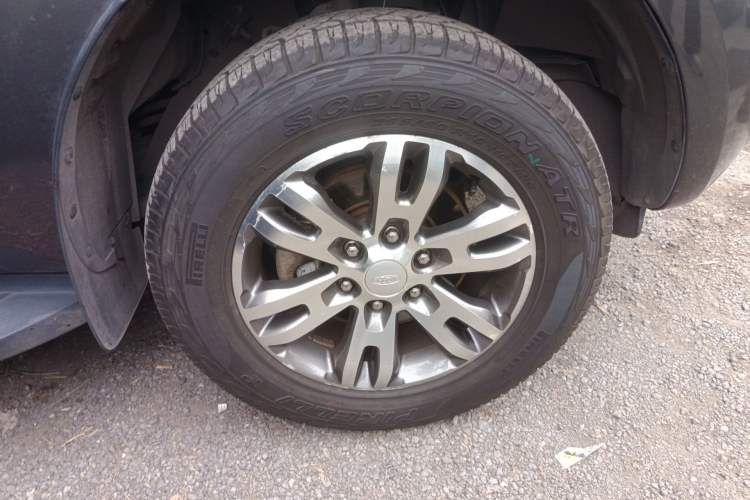 Used Ford Everest 2016 2.0T Gasoline Automatic 4x4 Luxury Edition Right Front Wheel Hub