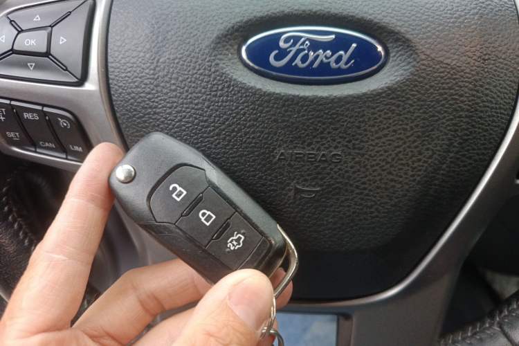Used Ford Everest 2016 2.0T Gasoline Automatic 4x4 Luxury Edition Vehicle Key