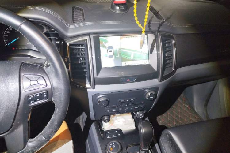 Used Ford Everest 2016 2.0T Gasoline Automatic 4x4 Flagship Edition Audio And AC Panel