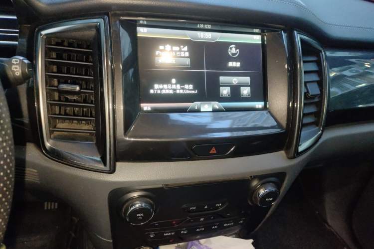 Used Ford Everest 2016 2.0T Gasoline Automatic 4x4 Flagship Edition Audio And AC Panel