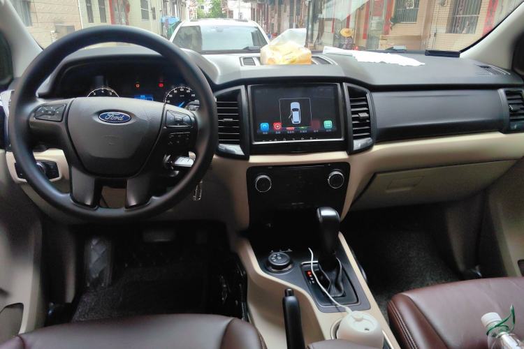 Used Ford Everest 2016 2.0T Gasoline Automatic 4x4 Elite Edition Center Console