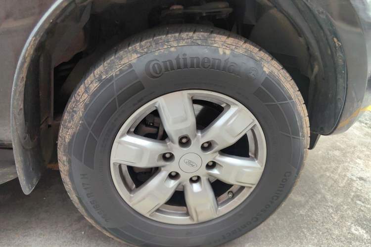 Used Ford Everest 2016 2.0T Gasoline Automatic 4x4 Elite Edition Right Front Wheel Hub