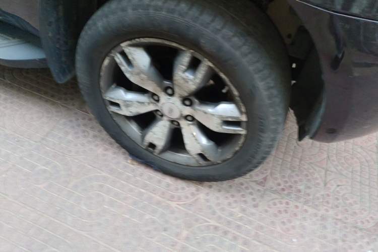 Used Ford Everest 2016 2.0T Gasoline Automatic 4x4 Flagship Edition Right Front Wheel Hub