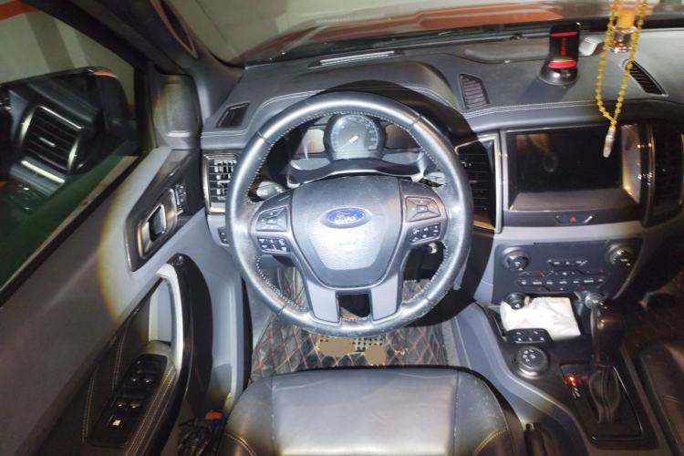 Used Ford Everest 2016 2.0T Gasoline Automatic 4x4 Flagship Edition Steering Wheel