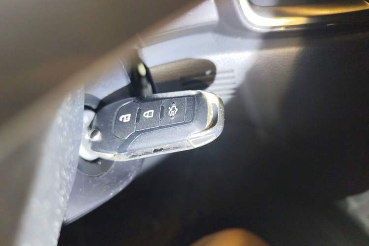 Used Ford Everest 2016 2.0T Gasoline Automatic 4x4 Flagship Edition Vehicle Key