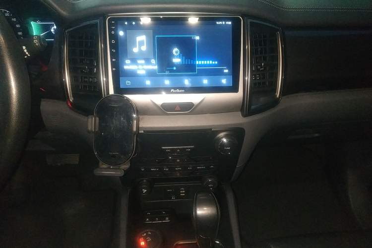 Used Ford Everest 2016 2.0T Gasoline Automatic 4x4 Flagship Edition Audio And AC Panel