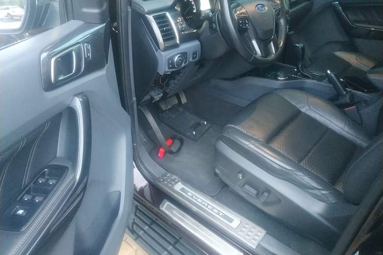 Used Ford Everest 2016 2.0T Gasoline Automatic 4x4 Flagship Edition Driver Seat