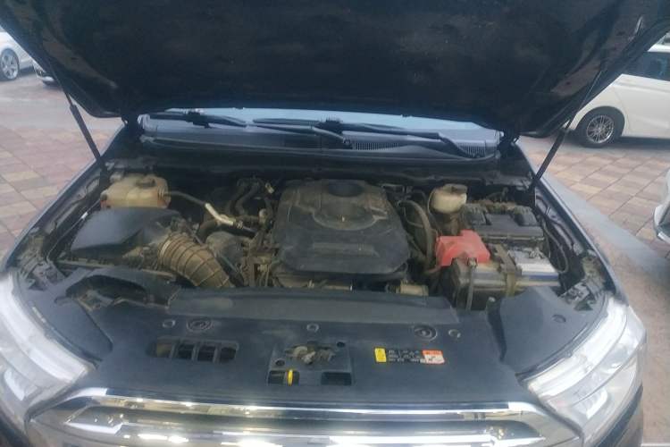 Used Ford Everest 2016 2.0T Gasoline Automatic 4x4 Flagship Edition Engine Bay