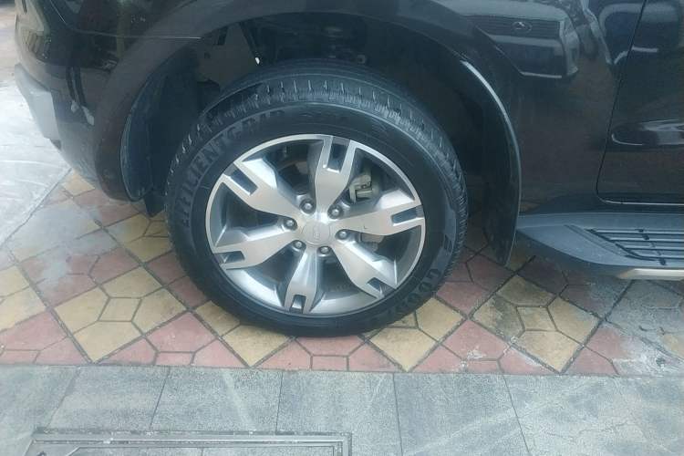 Used Ford Everest 2016 2.0T Gasoline Automatic 4x4 Flagship Edition Left Front Wheel Hub