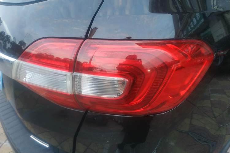 Used Ford Everest 2016 2.0T Gasoline Automatic 4x4 Flagship Edition Right Rear Taillight