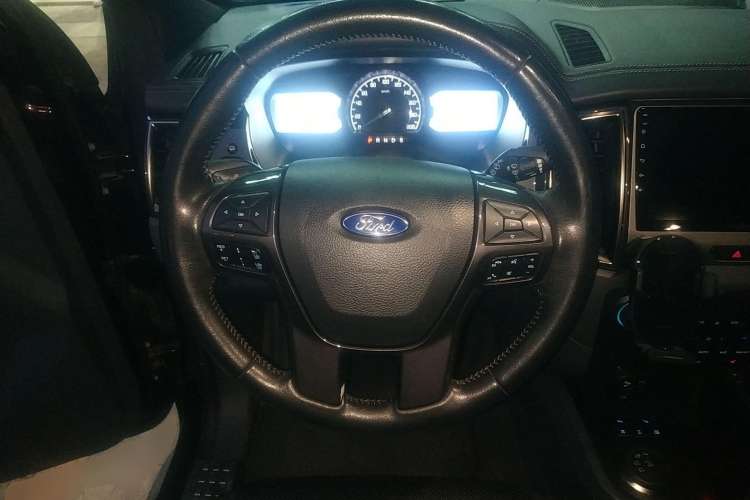 Used Ford Everest 2016 2.0T Gasoline Automatic 4x4 Flagship Edition Steering Wheel