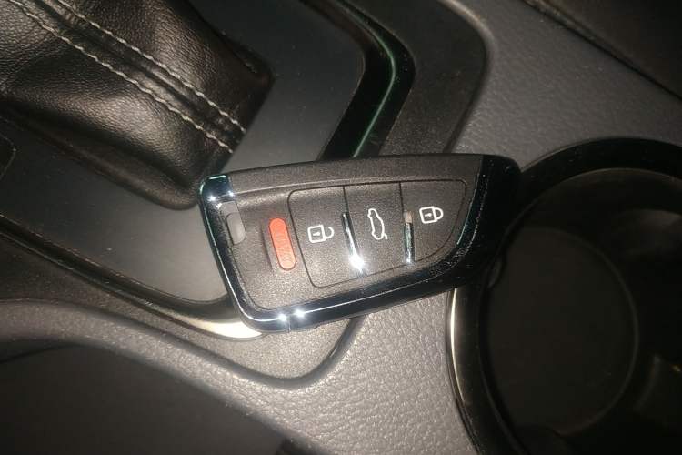 Used Ford Everest 2016 2.0T Gasoline Automatic 4x4 Flagship Edition Vehicle Key