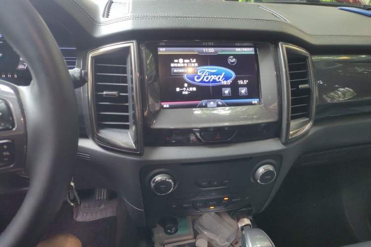 Used Ford Everest 2016 2.0T Gasoline Automatic 4x4 Flagship Edition Audio And AC Panel