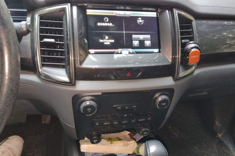 Used Ford Everest 2016 2.0T Gasoline Automatic 4x4 Flagship Edition Audio And AC Panel