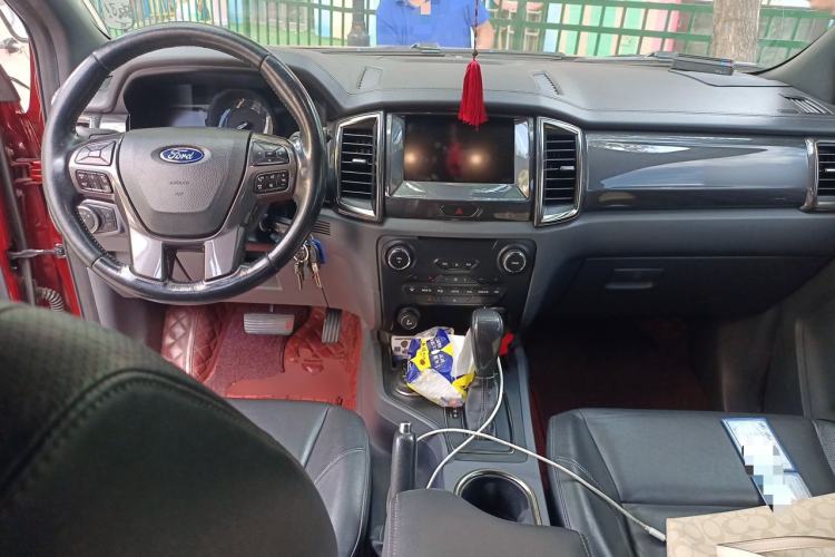 Used Ford Everest 2016 2.0T Gasoline Automatic 4x4 Flagship Edition Center Console