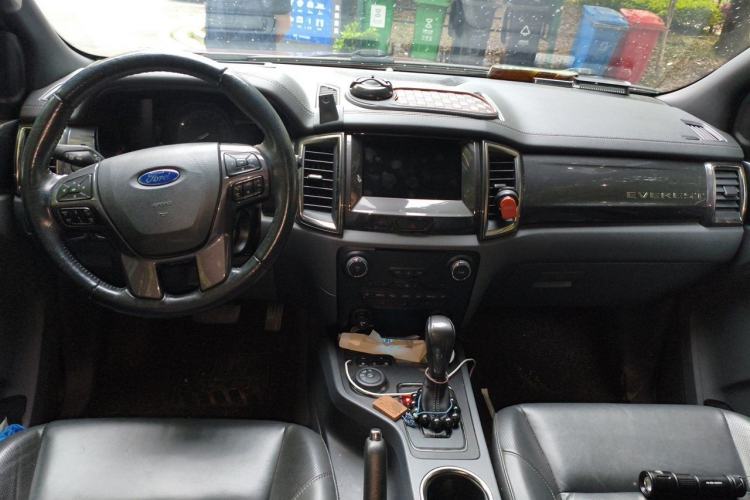Used Ford Everest 2016 2.0T Gasoline Automatic 4x4 Flagship Edition Center Console