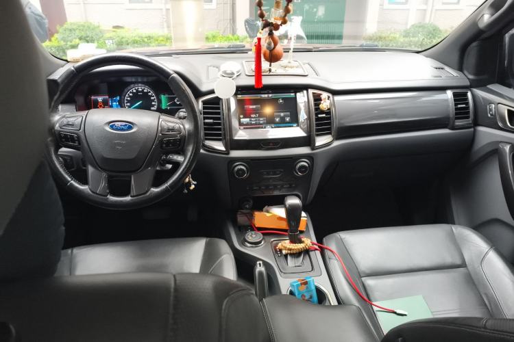 Used Ford Everest 2016 2.0T Gasoline Automatic 4x4 Flagship Edition Center Console