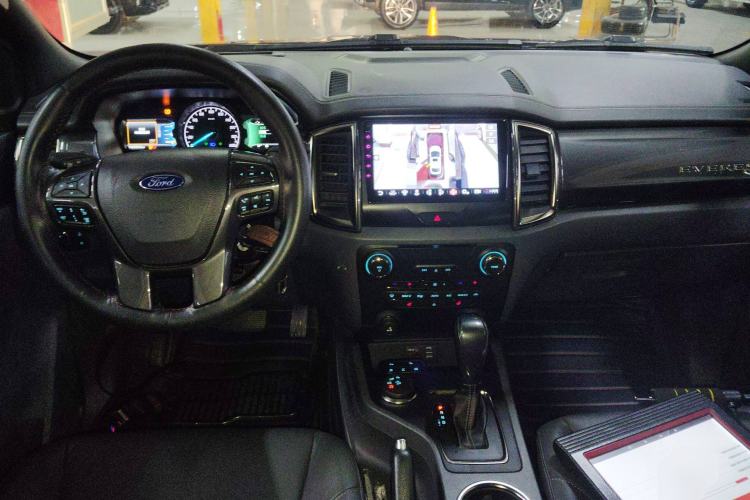 Used Ford Everest 2016 2.0T Gasoline Automatic 4x4 Flagship Edition Center Console